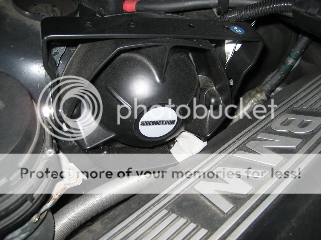 e46 330ci with flashing lights and a police horn...